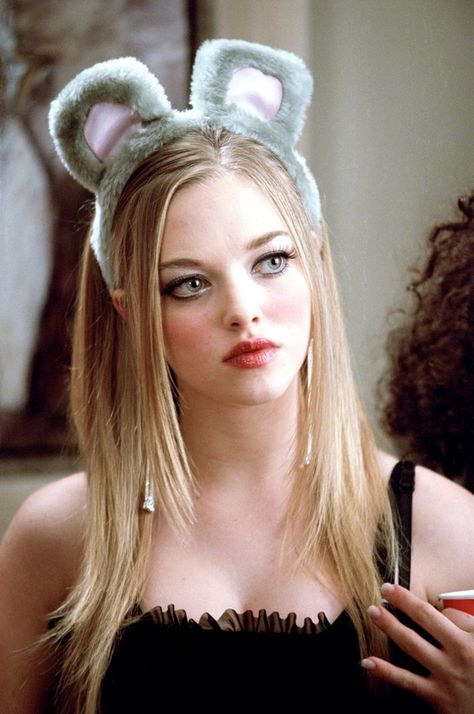 Amanda Seyfried, Amanda Seyfried Mean Girl, Mean Girl 3, Mean Girls Halloween, Mean Girls Aesthetic, Mean Girls Movie, Karen Smith, Mouse Costume, Girl Movies