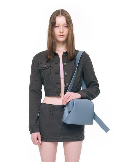 OSOI is a brand that values free design without being bound by any cautions that the brand advocates.- Folder bag style with a unique open and closing- Shaped as if folded using a frame- Voluminous silhouette body- Length adjustable strap detail Fashion Bags, Free Design, Design