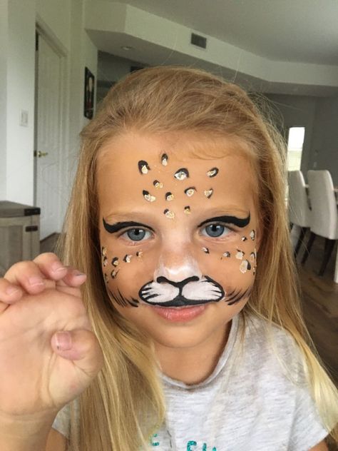 Cheetah Face Paint Kids Easy, Leopard Face Paint Easy, Face Painting Animals Easy, Cheetah Face Paint Easy, Face Painting Leopard, Safari Face Paint, Animal Face Paint Ideas For Kids, Face Paint Animal Crossing, Snow Leopard Face Paint