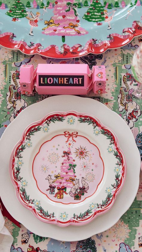 Cath Kidston(@cathkidston) • Instagram写真と動画 Hand Painted Christmas Plate, Pink Christmas Table Setting, Luxury Ceramics, Cousins Christmas, Pink Christmas Table, Cath Kidston Christmas, Christmas Boards, Pink Dishes, Classic Christmas Decorations