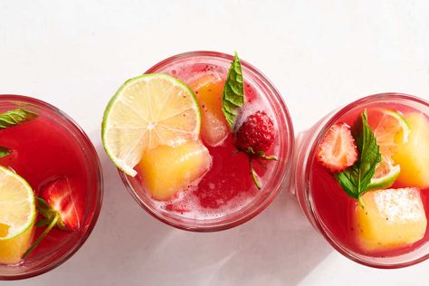 Red drinks are central to Juneteenth celebrations, as the color red represents the blood shed by enslaved people Strawberry soda is commonly served, but this punch builds on that tradition, adding hibiscus, lime juice and mint to a strawberry base It’s a great way to use up slightly overripe strawberries Hibiscus Limeade, Strawberry Hibiscus, Southern Caramel Cake, Limeade Recipe, Lime Rickey, Rhubarb Syrup, Red Drinks, Peach Tea, Agua Fresca