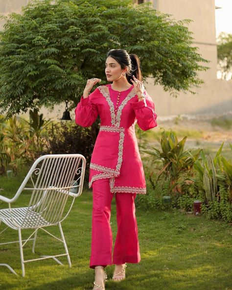 Dress Code For Family Functions, Indian Women Fashion Dresses, Stylish Indowestern Outfits, Traditional Cord Set, Cord Set Outfit Women Indian Designer, Indo Western Cord Set, Cord Set Ideas, Ethnic Cord Set, Party Wear Coord Set