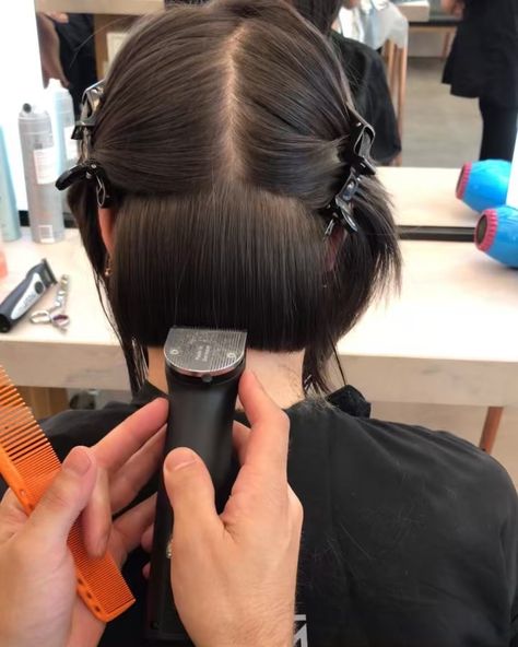 Soft Bobby ✂️ . . . By @emrahdemircii #hair #haircut #freshcut #dryhaircut #hairstyle #change #love Short Haircut Girl, Black Women Prom Hairstyles, Italian Bob Haircut, Soft Bob, Hairstyle Change, Italian Bob, Haircut Girl, Kids Bob Haircut, Cute Bob Haircuts