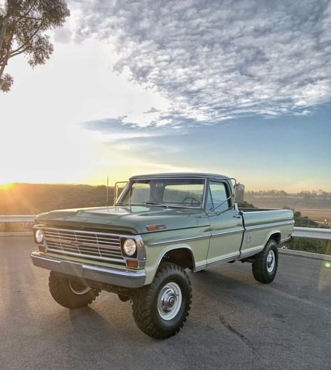 Ford Aesthetic Truck, Old Chevy Truck Aesthetic, Old Trucks Vintage Aesthetic, Vintage Trucks Aesthetic, Old Ford Truck Aesthetic, Old Chevy Trucks 1970, Old Trucks Aesthetic, Old Pickup Truck Aesthetic, 1980 Ford Truck