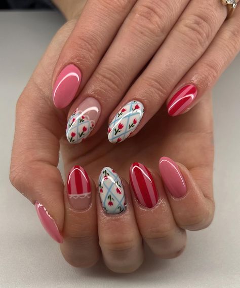 Designs For Acrylic Nails, Short Nails Trendy, Plant Nails, Winter Manicures, Nail Designs Trending Now, Chloe Nails, Country Nails, Hippie Nails, Cute Simple Nails