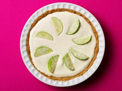 Desserts For Cinco De Mayo, Margarita Pie Recipe, Margarita Pie, Recipes Deserts, Mexican Desert, Winter Cakes, Creamy Pie, Sweet Foods, Weekend Cooking