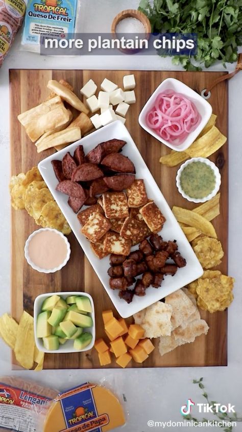 Latin Brunch Ideas, Dominican Wedding Food, Dominican Party Food, Dominican Brunch Ideas, Dominican Charcuterie Board, Dominican Wedding Traditions, Dominican Christmas Food, Dominican Appetizers, Dominican Party