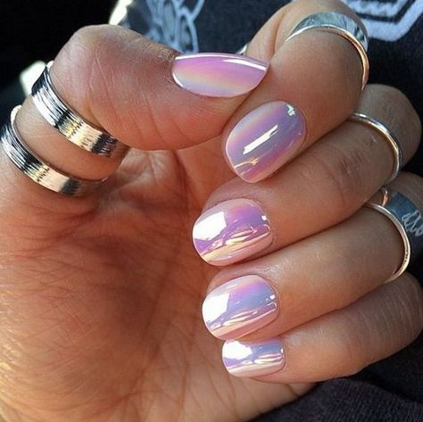 17 Chrome Nails - Gorgeous chrome iridescent nails. Nail Design Gold, Chrome Nail Colors, Ombre Chrome Nails, Coffin Acrylic Nails, Wedding Acrylic Nails, Pink Chrome Nails, Water Color Nails, Pretty Nail Colors, Milky Nails