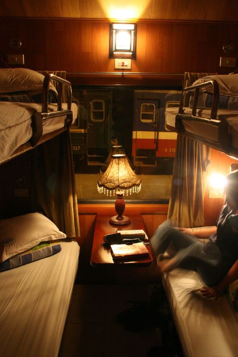 Overnight Train, Vietnam Map, Simplon Orient Express, Vietnam Voyage, Luxury Train, Orient Express, Train Journey, Budget Hotel, Train Car