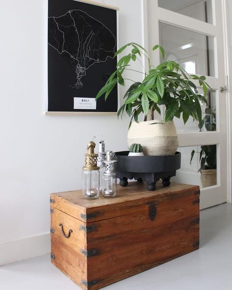 Neutral Dining Room, Wooden Trunk, Wood Table Diy, Earthy Home, Living Room Design Inspiration, Wooden Chest, Furniture Set, Stylish Furniture, Furniture Makeover