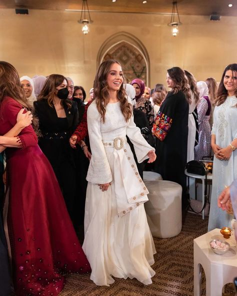 Princess Iman Of Jordan, Jordanian Dress, Princess Iman, Royal Wedding Gowns, Henna Party, Queen Rania, Royal Outfits, European Royalty, Princess Wedding