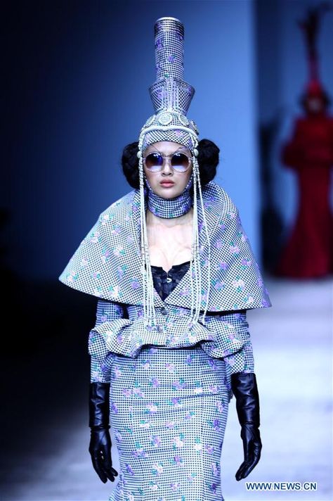 Sheguang Hu, China Fashion Week, Elegant Gloves, English News, China Fashion, High Fashion, Harajuku, Fashion Show, Fashion Branding