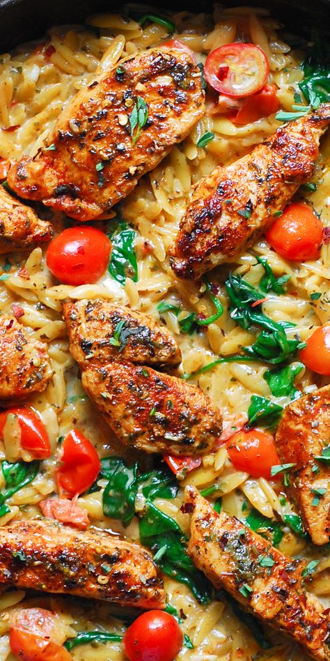 Chicken Orzo with Spinach, Cherry Tomatoes, and Basil Pesto - close-up photo. Creamy Chicken Orzo, Orzo With Spinach, Mediterranean Diet Recipes Dinners, Orzo Recipes, Chicken Orzo, Salad Pasta, Basil Pesto, Mediterranean Diet Recipes, Chicken Dishes Recipes