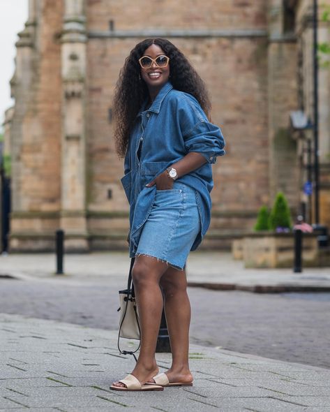 Issa mini denim street style thread courtesy of @amazonthedrop 🥰 Which look is your vibe?😉 The @amazonthedrop denim capsule collection is… | Instagram Looks Total Jeans, Closet Upgrade, Cute Baddie Outfits, Curvy Casual Outfits, Denim On Denim Looks, Denim Street Style, Jean Skirts, Oversized Shirts, Denim Outfits