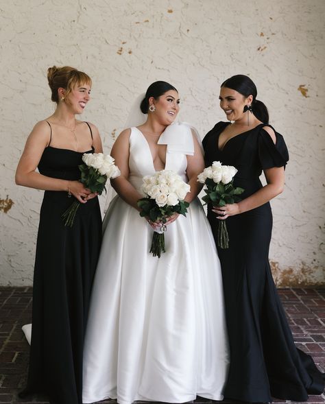 How sweet is this bridal party! The best group of friends & family to surround bride & groom on their most important day!🫂🤍 Wedding Planning/Coordination: Weddings by MLC Venue: @bellacosaweddings Photo: @electicelegancephoto Video: @dolceamorestudios DJ: @creative.entertainment.orlando Dress: @pronovias @verawangbride Hair and Makeup: @km.hmuartistry Floral: Inspire Wedding Flowers Catering: @tabletop.catering Wedding Planner, 2024 Wedding, Groom, Groomsmen, Bridal Party, Bride and Br... Mother And Bride, 2024 Wedding, Wedding Coordinator, Florida Wedding, Hair And Makeup, Maid Of Honor, Bride Groom, Bridal Party, Orlando