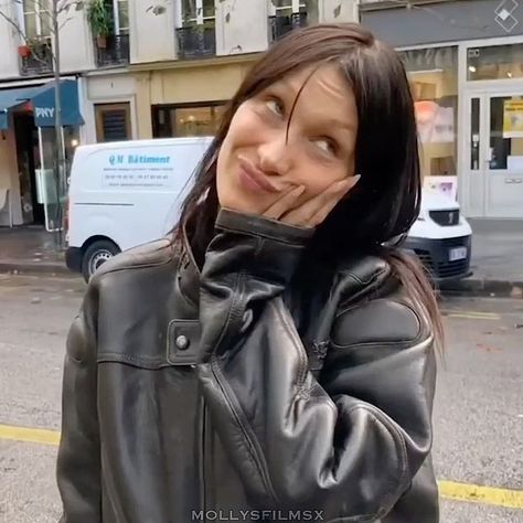 mols ☆ on Instagram: "I think beauty comes from within <3  song: snowfall by Øneheart  @bellahadid 💌  guys look after yourself you come first drink water eat do as much as u can day by day ur wellbeing is important just know my dms are always open I love u all so much talk about ur feelings be with love ones and hug ur friends ask them if there ok because we don’t no how they r feeling unless we ask  spread positivity today  also Bella loml love uuu so much 🫶🏻" Bella Hadid Pictures, Bella Hadid Aesthetic, Kendall Style, Bella Hadid Outfits, Spread Positivity, I Love U, Look After Yourself, Cute Comfy Outfits, Blogger Girl