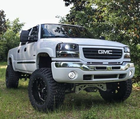 2005 Gmc Sierra 2500 Hd, Gmt800 Sierra, Girly Trucks, Lamborghini Vision Gt, Aesthetic Beautiful Wallpaper, Gmc Duramax Diesel, Diesel Pickup Trucks, Luxury Aesthetics, Gmc Trucks Sierra