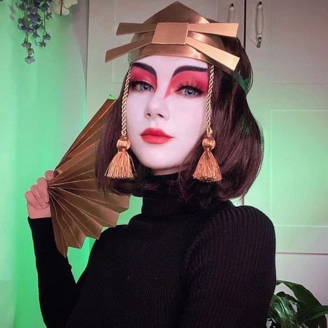 Avatar the last airbender suki makeup Suki Avatar, Kyoshi Warrior, Avatar Cosplay, Halloween Coustumes, Diy Kostüm, Halloween Costume Outfits, Cosplay Characters, Amazing Cosplay, Cute Cosplay