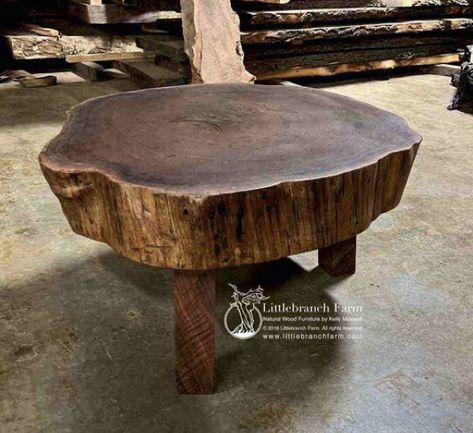 Log Furniture Kitchen, Wood Slice Furniture, Wood Log Furniture, Log Slice Coffee Table, Wood Stump Coffee Table, Natural Wood Tables, Live Edge Coffee Table Living Room, Log Tables Ideas, Log Ideas Diy Projects