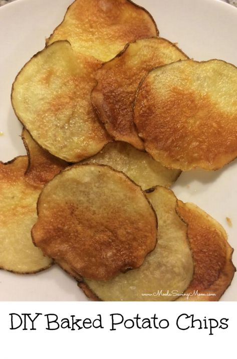 DIY Baked Potato Chips Baked Potato Chips, Potato Chip Recipes, Homemade Chips, Chips Recipe, Homemade Snacks, Snacks Recipes, Potato Chips, Appetizer Snacks, Baked Potato