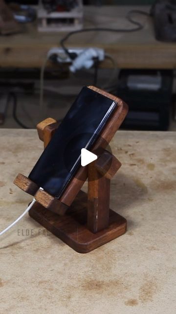 Diy Wooden Phone Holder, Phone Stand Diy, Woodshop Projects, Diy Phone Stand, Wooden Phone Stand, Wooden Phone Holder, Wood Phone Holder, Adjustable Phone Stand, Wood Phone Stand