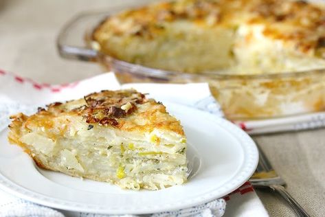 Potato Ideas, Leek Tart, Dessert Pies, Leek Pie, Puff Pastry Crust, Potato Leek, Loaded Sweet Potato, Savory Pies, Meat Free Recipes