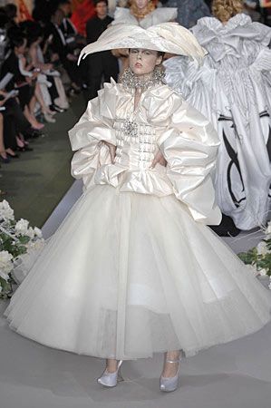 Dior Fall 2007, Galliano Dior, Haute Couture Paris, Rococo Fashion, Dior Collection, Runway Fashion Couture, Collection Couture, Christian Dior Haute Couture, Christian Dior Fashion