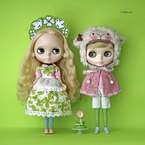 BLYTHE SISTERS | BLYTHE SISTERS. Angelica Eve & Midnight Spe… | Dr. Blythenstein | Flickr Doll Hairstyle, Polly Pocket, Ooak Dolls, Blythe Doll, Blythe Dolls, Harajuku, Lips, Dolls, Disney Princess