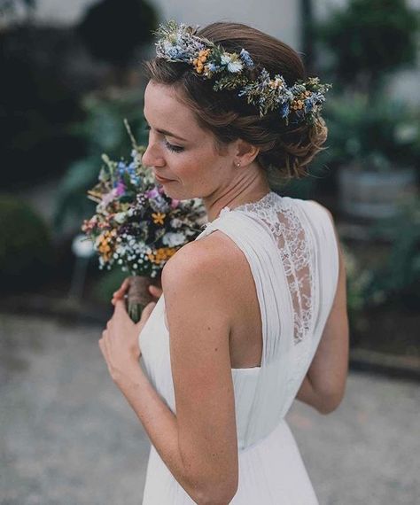 Hairstyles For Gowns, Simple Bride, Flower Crown Hairstyle, Bridal Flower Crown, Bride Flowers, Flower Crown Wedding, Traditional Wedding Dresses, Meadow Flowers, Dress Hairstyles