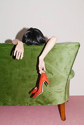 Green Couch, Red High Heels, Mia 3, Fashion Photography Inspiration, Photoshoot Concept, Red High, Flash Photography, Branding Photoshoot, Inspiration Art