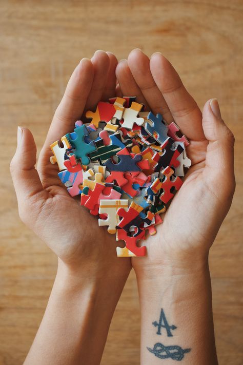 Puzzle Piece Photography, Puzzle Photography Ideas, Puzzle Photoshoot, Couples Activity, Puzzle Aesthetic, Puzzle Photography, Puzzle Photo, Fruits Photos, Couple Activities