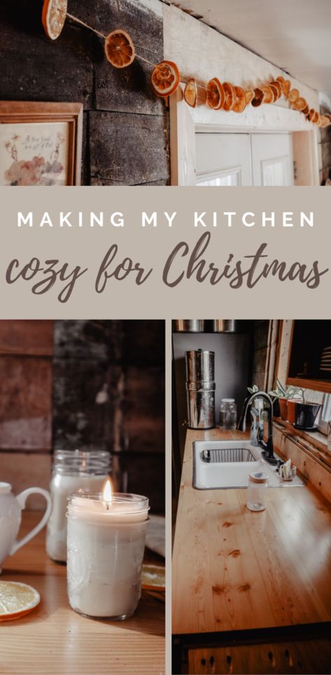 Homestead Christmas Aesthetic, Vintage Cozy Christmas, Christmas Hygge Aesthetic, Hygge Christmas Aesthetic, Homey Christmas Aesthetic, Hygge Christmas Decorating Ideas, Simple Christmas Kitchen, Cozy Christmas Kitchen, Hygge Christmas Decor