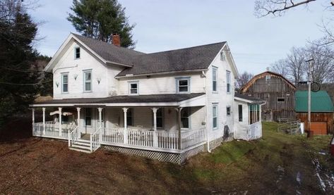 c.1840 Farmhouse For Sale w/ Barn, Mountain Views, 2 Ponds, 140 Acres in Jefferson NY $299,000 -#farms #farmhouses #hobbyfarms 1800s Farmhouse Exterior, 1800s Home, Fixer Upper House, Farmhouse Architecture, Cozy Homes, Life Dreams, The Catskills, Farm Houses, Old Farm Houses