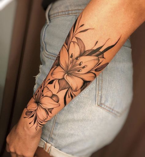 Colored Flower Arm Tattoos For Women, Water Lily Tattoo Sleeve, Tropical Sleeve Tattoo For Women, Woman Arm Tattoos, Quad Tattoo Women, Women Forearm Tattoo, Lily Tattoo Sleeve, Tropisches Tattoo, Half Sleeve Tattoo Upper Arm