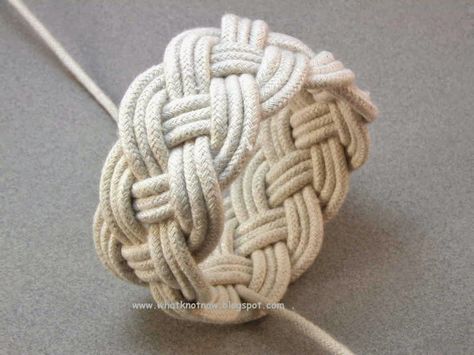 how to tie a turks head knot bracelet instructions and materials for the do-it-yourself crafter Turks Head Knot Tutorial, Nautical Rope Crafts, Turks Knot, Turks Head Knot, Bracelet Instructions, Sailor Knot Bracelet, Knot Tutorial, Braided Bracelet Diy, Weaving Loom Diy