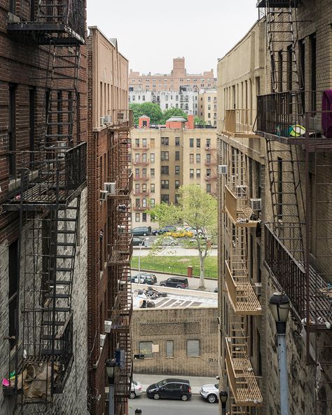 New York City Boroughs ~ The Bronx | 167th Street at Anderson Avenue, Highbridge. Photo by Kris Graves. New York Boroughs, The Projects New York, New York Bronx Life, Highbridge New York, South Bronx New York, Bronx Nyc Aesthetic, Bronx New York Aesthetic, The Bronx Aesthetic, Bronx Aesthetic