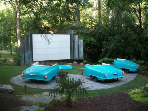 Backyard theater idea Diy Backyard Movie Theater, Diy Backyard Movie, Backyard Movie Theaters, Backyard Entertainment, The Whoot, Backyard Movie, Outdoor Theater, Backyard Entertaining, Drive In Movie