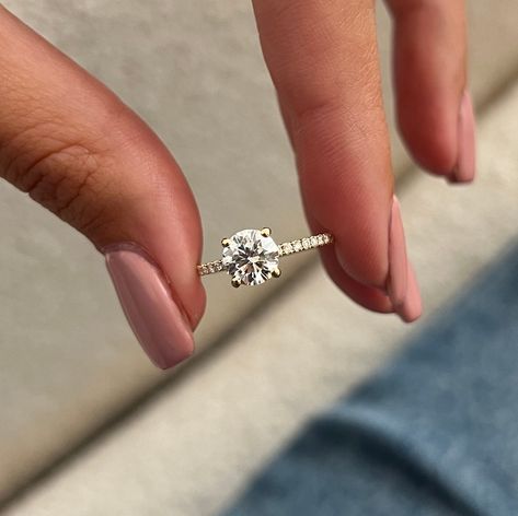 Circle cut engagement ring