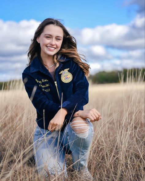 Indiana Senior Pictures, Ffa Picture Ideas, Senior Ffa Pictures, 4-h Senior Pictures, Ffa Jacket Senior Pictures, Ffa Senior Picture Ideas, Senior Picture Ideas Ffa, Ffa Photoshoot, Senior Pictures Railroad Tracks