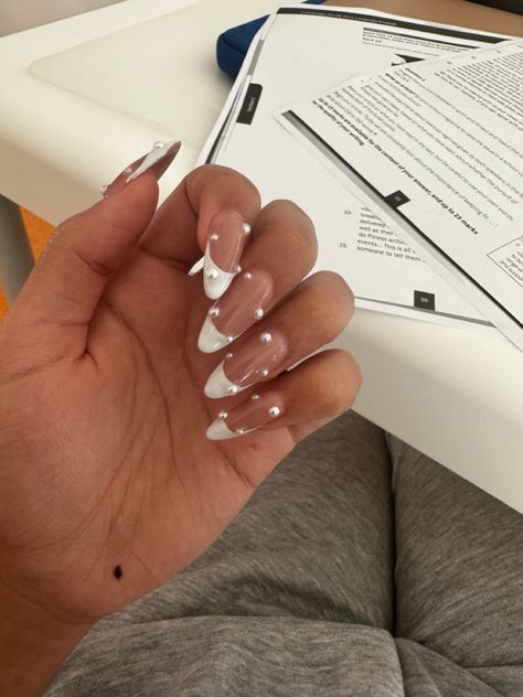 White Nail Inspo With Gems, Square French Tip Acrylic Nails With Pearls, Acrylic Nail Designs Perl, Birthday Nails With Pearls, White Pearls Nails, French Tips Nails With Pearls, White Tip Nails With Gems, White Nails W Pearls, Coffin French Tip Nails With Pearls