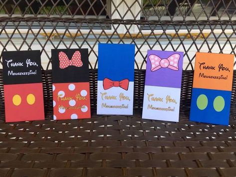 Mousekeeping Envelopes, Countdown Ideas, Disney Craft, Disney Magical, Cafe Cards, Notes Diy, Disney World Christmas, Fab Five, Disney Font