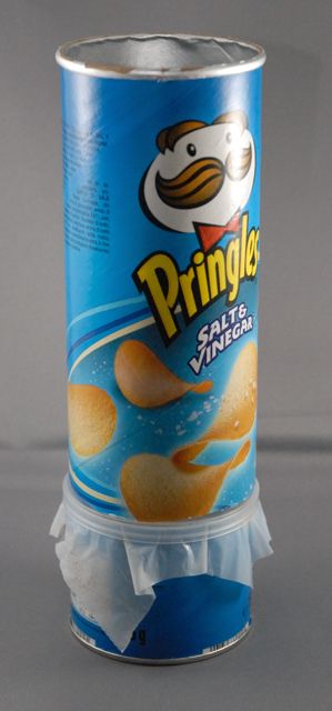 Pringle tube pinhole camera Pin Hole Camera Diy, Pinhole Camera Design, Pinhole Camera Diy, Lensless Photography, Pin Hole Camera, Diy Pinhole Camera, Eclipse Party, Pinhole Photography, Pinhole Camera