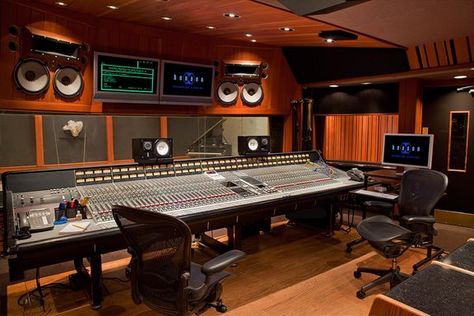 Home Recording Studio Equipment, Home Recording Studio Setup, Recording Studio Setup, Sound Room, Recording Studio Design, Recording Studio Home, Home Studio Setup, Music Studio Room, Control Room