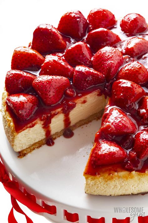 Keto Strawberry Cheesecake Recipes, Keto No Bake Strawberry Cheesecake, Healthy Strawberry Cheesecake Recipes, Strawberry Keto Cake, Keto Strawberry Cake, Healthy Strawberry Cheesecake, Sugar Free Strawberry Cheesecake, Keto Strawberry Cheesecake, Keto Cheesecakes