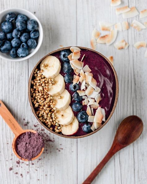 5-Minute Easy Acai Bowl Acai Bowl Recipes Healthy, Organic Cereal, Acai Bowls Recipe, Dessert Oreo, Healthy Bowls Recipes, Thanh Long, Coconut Bowls, Dessert Aux Fruits, Coconut Bowl