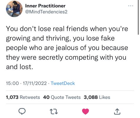 Friends Competing Quotes, Jealous Friends Tweets, Jealousy Tweets, Jealous Best Friend, Jealous Friends Quotes, Fake Friends Tweets, Jealous Friends, Insta Caption, Relatable Content