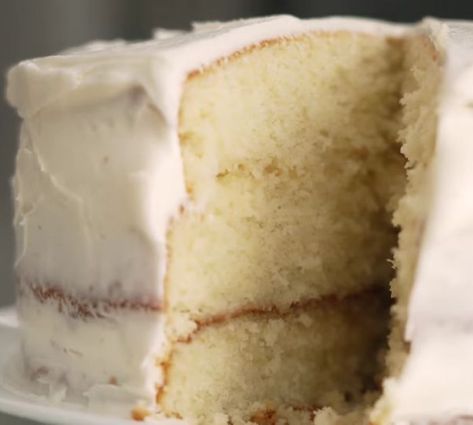 Easy Grandma's Million-Dollar Cake Recipe Million Dollar Cake Recipe, Dollar Cake, Million Dollar Pound Cake, Sugar Cake, Caking It Up, Buttercream Icing, Delicious Cake, Food Cake, Million Dollar