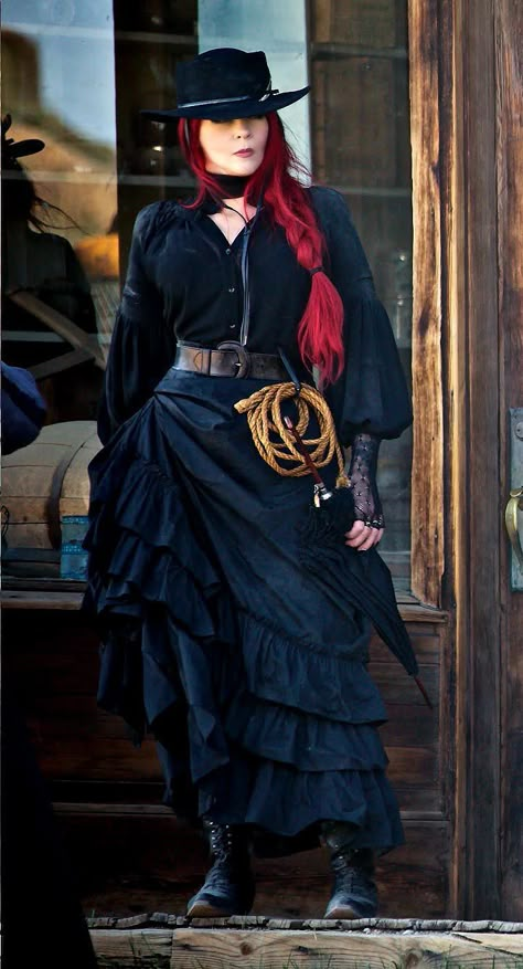 Gothic Aesthetic Fashion, Gothic Aesthetic Outfit, Gothic Outfits For Women, Western Aesthetic Outfits, Southern Gothic Fashion, Southern Gothic Aesthetic, Statement Belts, Gothic Western, Goth Cowboy