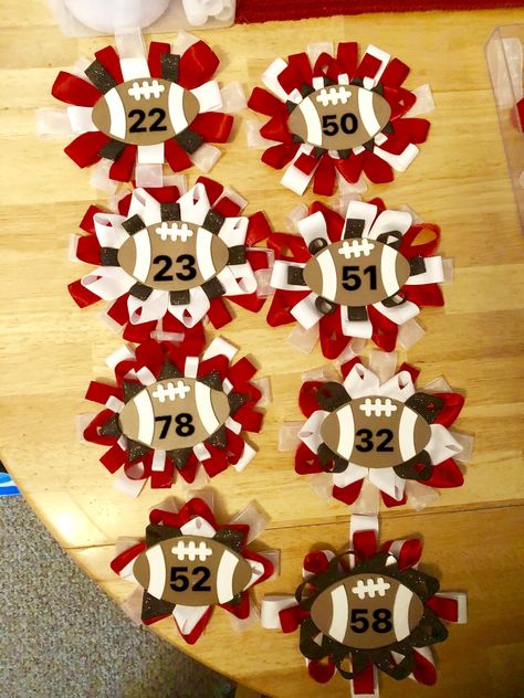 Homecoming Cheer Corsage, Football Tags Ideas, Football Senior Night Mom Corsages, Necklace Homecoming Mums, Tennis Mums Homecoming, Cricut Mum Ideas, Football Team Mom Gift Ideas, Homecoming Football Ideas, Homecoming Locker Decorations Football