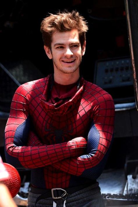 Andrew Garfield filming The Amazing Spider-Man 2 Peter Parker Andrew Garfield, Spider Man Wallpaper, Andrew Garfield Spiderman, Garfield Spiderman, Bug Boy, Spiderman Costume, Spider Man 2, Man Wallpaper, Martin Scorsese